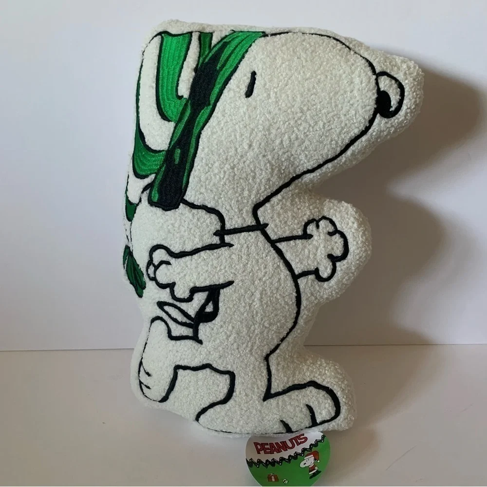NWT. PEANUTS Snoopy With Green Hat Sherpa Winter Christmas